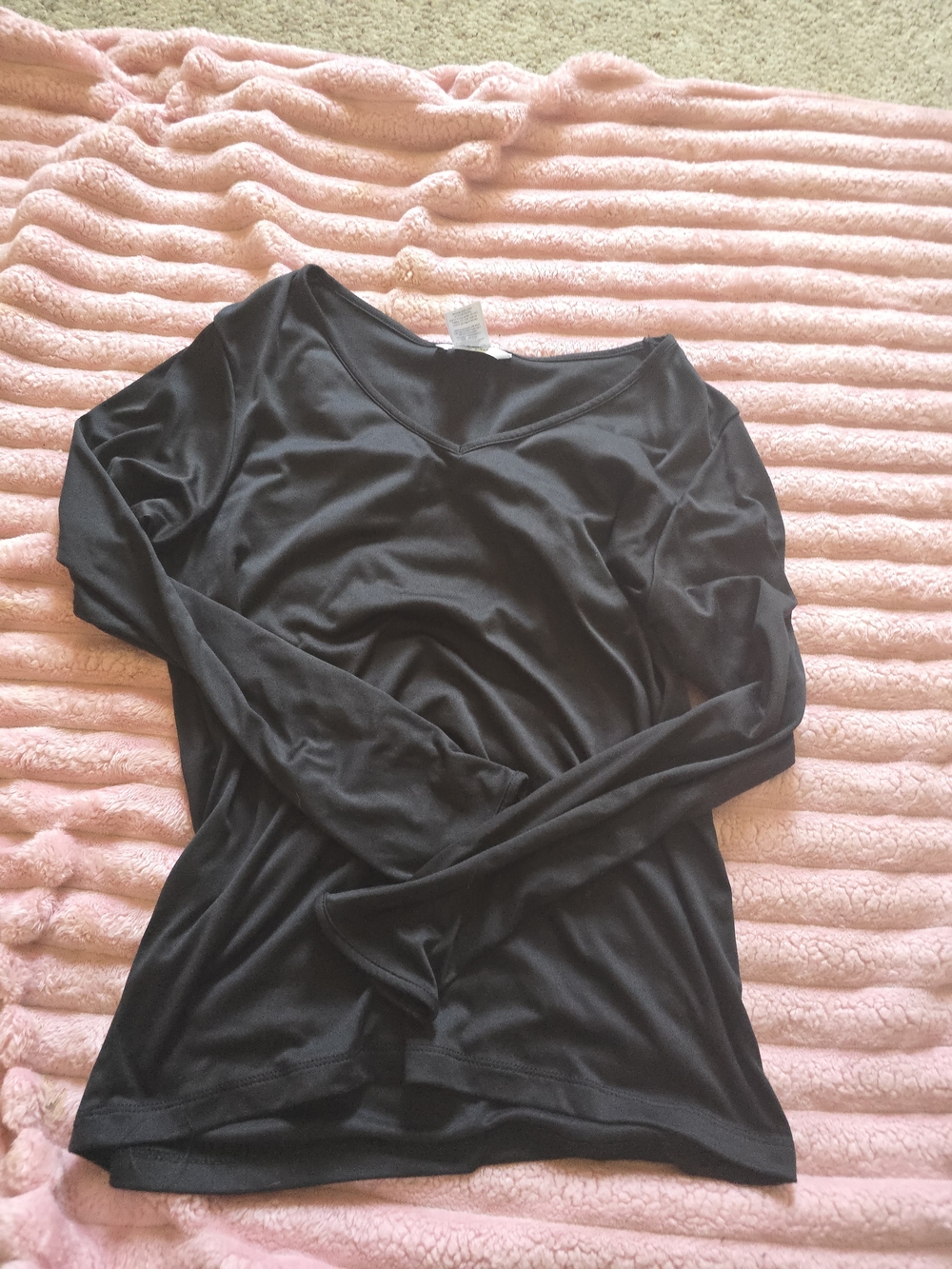 Cuddl Duds Black V-Neck Long Sleeve Top